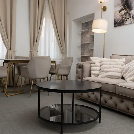 Colosseo Penthouse *