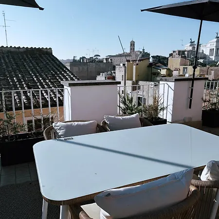 Colosseo Penthouse شقة روما