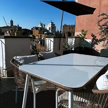 Colosseo Penthouse شقة روما